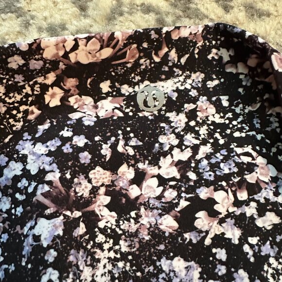 LULULEMON ATHLETICA Wunder Under Crop II Roll Down Scallop 10 | 24" black floral - Picture 8 of 11